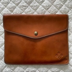 Patricia Nash Heritage Tan Leather Midi Ipad Portfolio